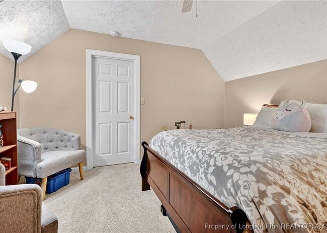 Building Photo - 427 Newburgh Dr