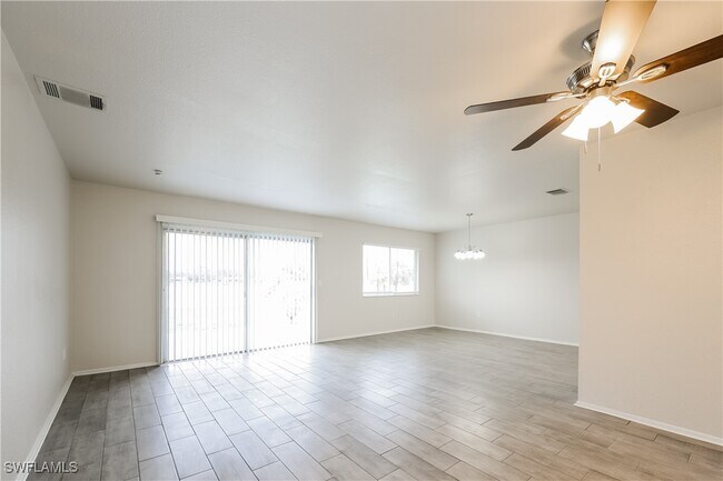 Building Photo - 4740 Escalante Dr