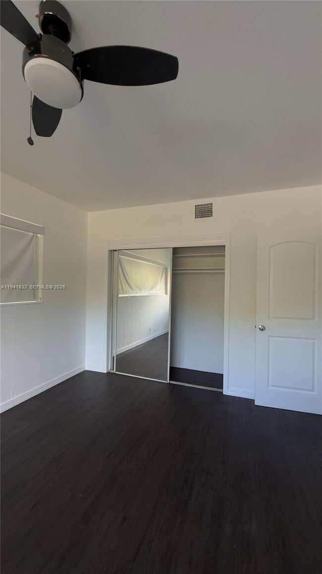 Building Photo - 2000 SW 13th Ct