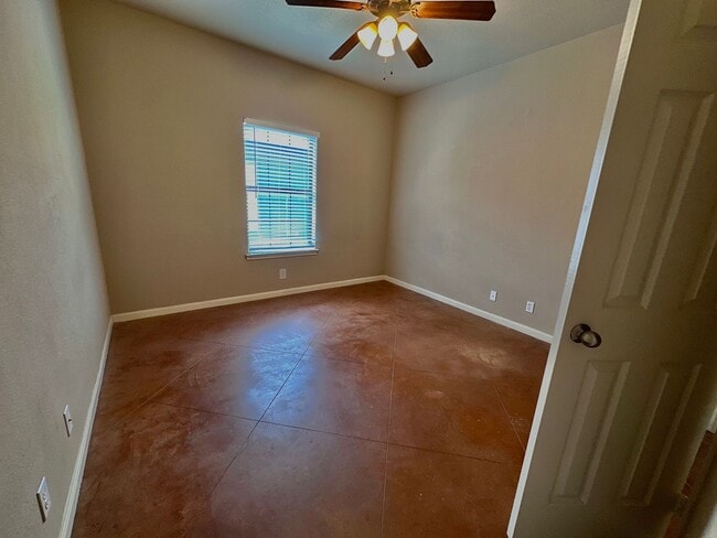 Building Photo - Charming 4/3 House Near Baylor!
