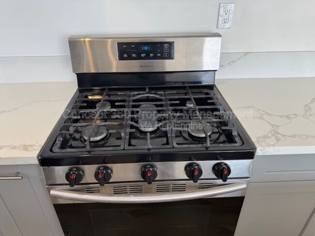 Building Photo - 3211 Park Ln