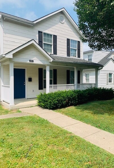 Building Photo - 806 W 43rd St