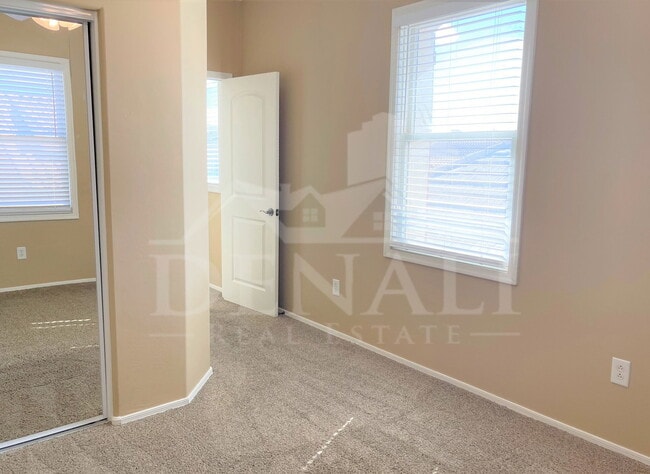 Building Photo - 4321 E Jasper Dr