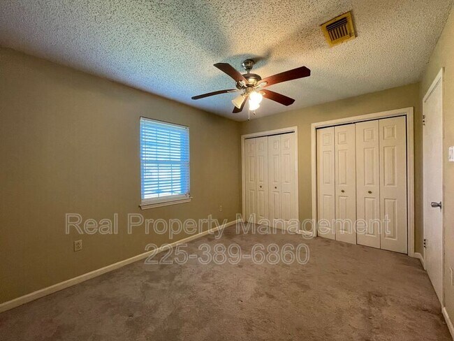 Building Photo - 10062 Jefferson Hwy