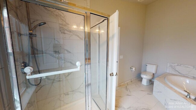 Building Photo - 2794 Ashcombe Dr.