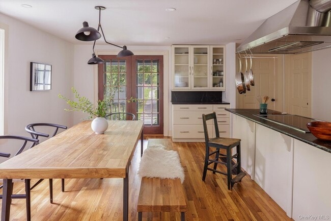 Building Photo - 243 Morton Rd