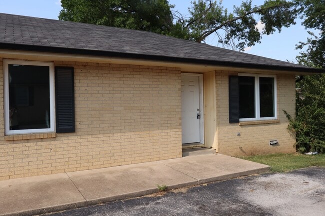 Building Photo - 1064 S Lexington Ave