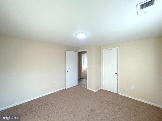 Building Photo - 4330 Middletown Rd