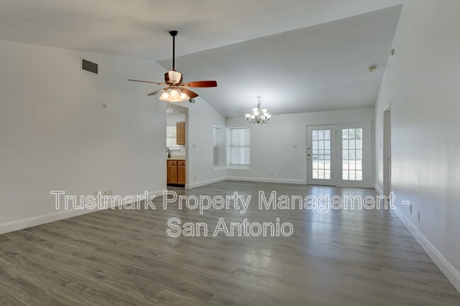 Building Photo - 514 Freiling