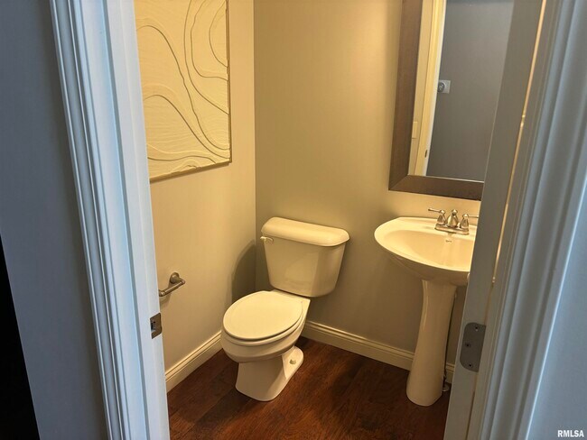 Building Photo - 2315 W Paddington Ct