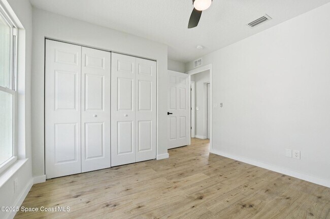 Building Photo - 1441 Eldron Blvd SE