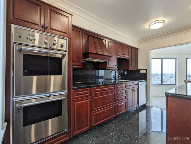 Building Photo - 2 Fallon Pl