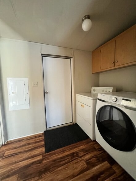 Building Photo - 178 High Rock Ct