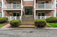 Building Photo - 7 Karen Cir