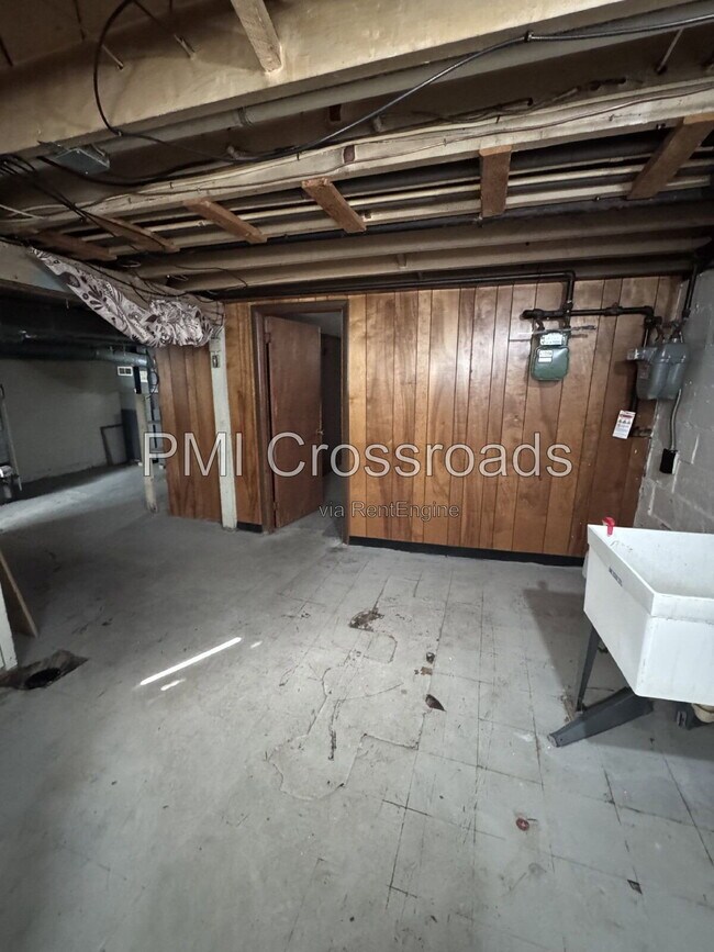 Building Photo - 1738 Flint Ave