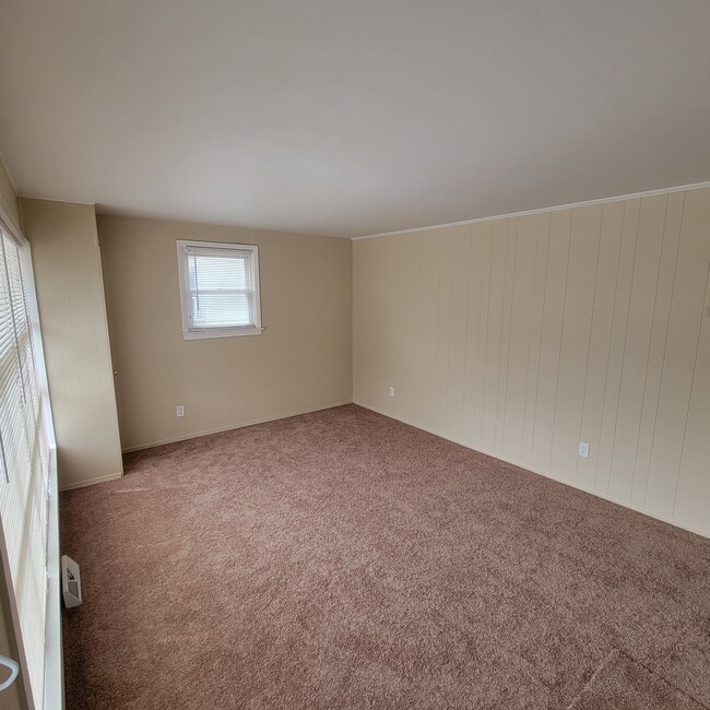LivingRoom - 6 Plum St