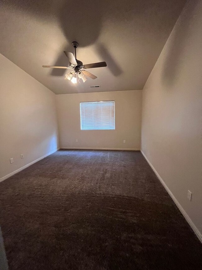 Building Photo - Great 3 bedroom 2 bath home in St George!