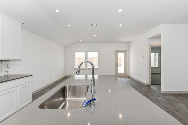 Building Photo - 14826 Cold Water Dr