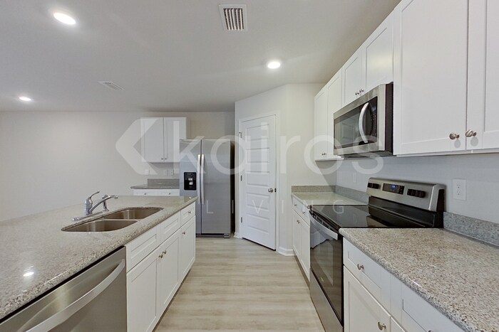 Building Photo - 130 Metalmark Dr