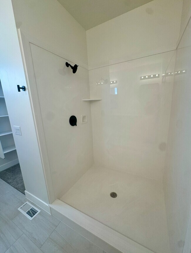 Building Photo - 4208 S Crimson Cir
