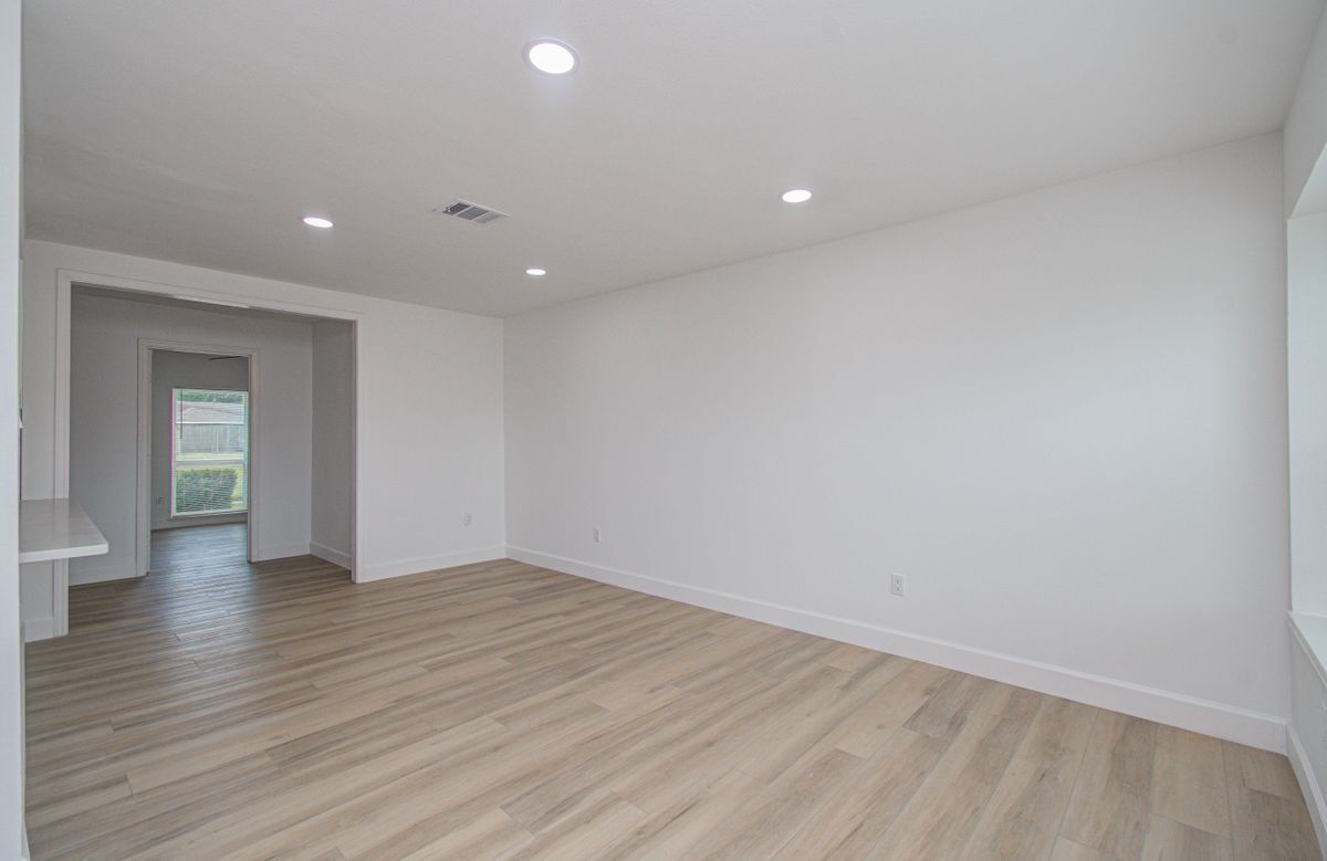 Building Photo - 15448 Chipman Ln.