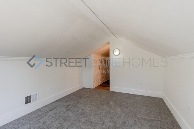 Building Photo - NOW OFFERING $250 OFF FIRST FULL MONTH IF ...