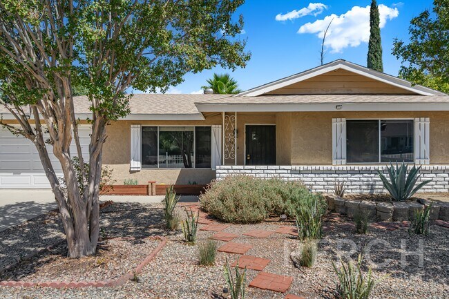 Building Photo - 41344 Mayberry Ave
