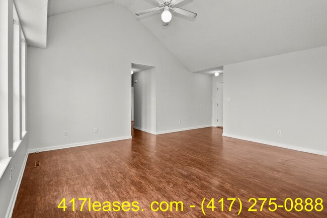 Building Photo - 834 S Duke Ave