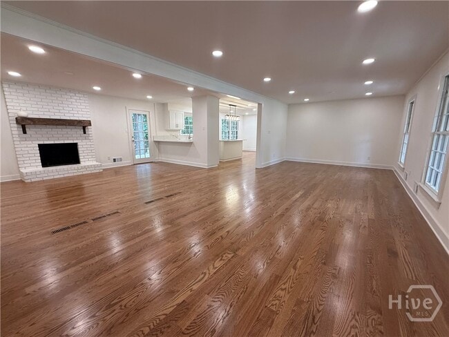 Building Photo - 185 Landor Dr