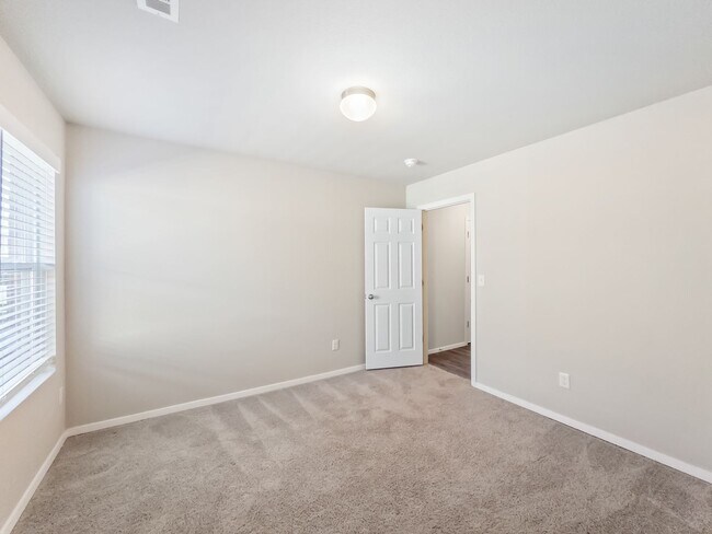 Building Photo - New 4-Bedroom Home for Rent with Granite C...