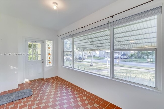 Building Photo - 1425 Madison St