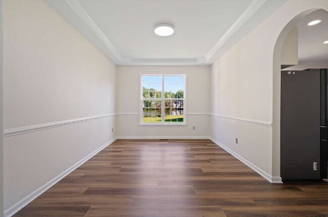 Building Photo - Spacious 5-Bedroom Living with Scenic View