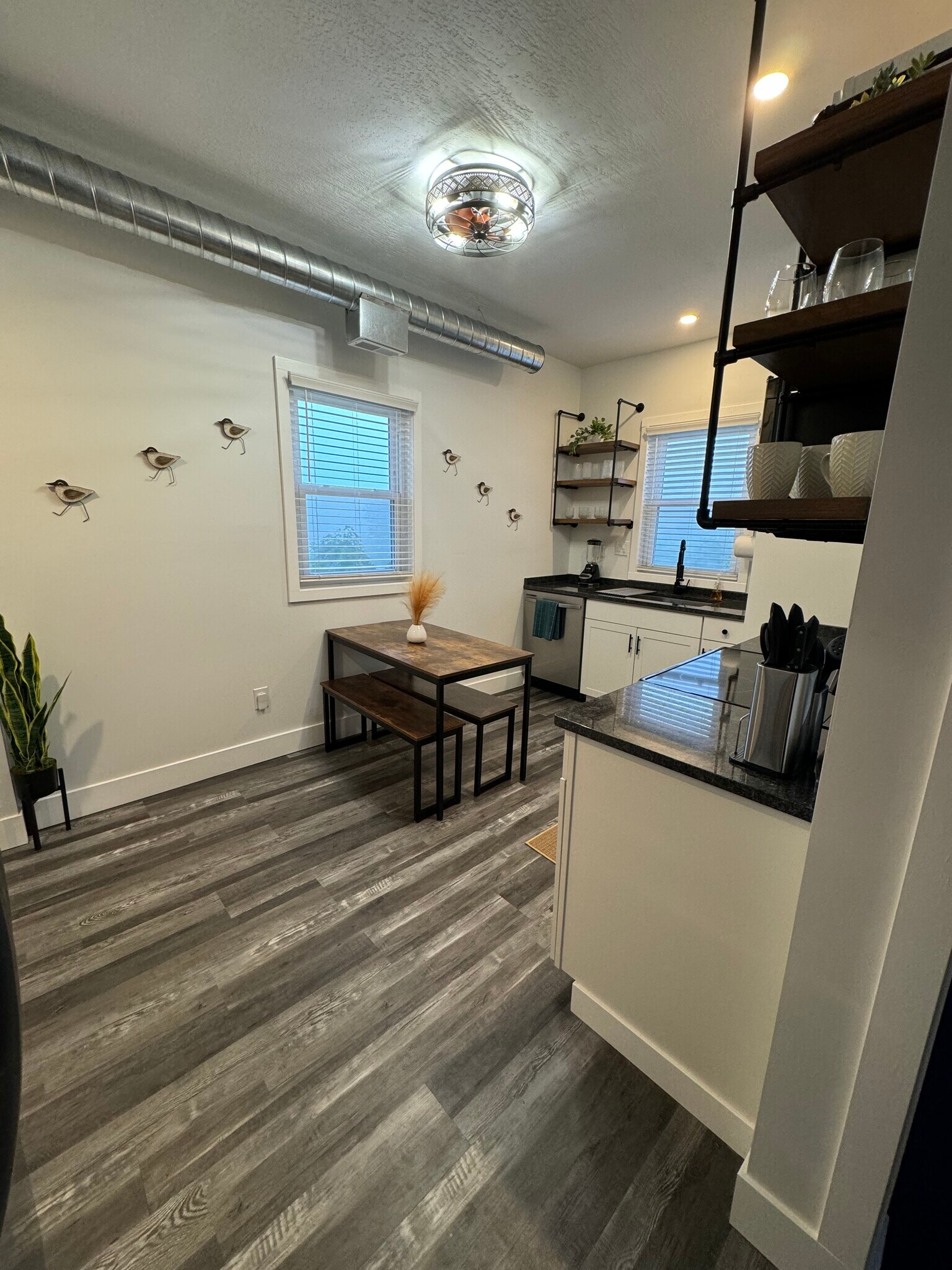 Apt 2 Two bedroom - 664 New Castle Road