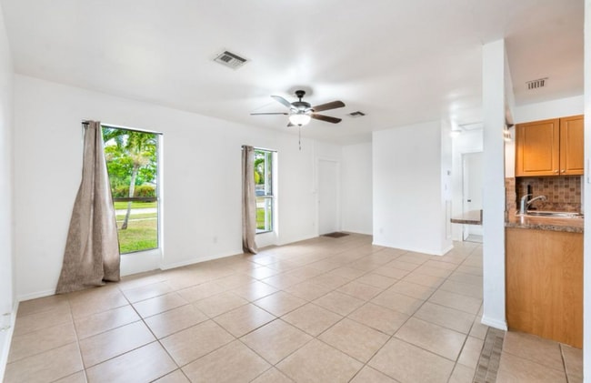 Building Photo - 110 SE El Sito Ct