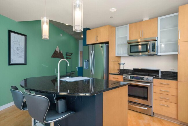 Building Photo - 1511 Champa St