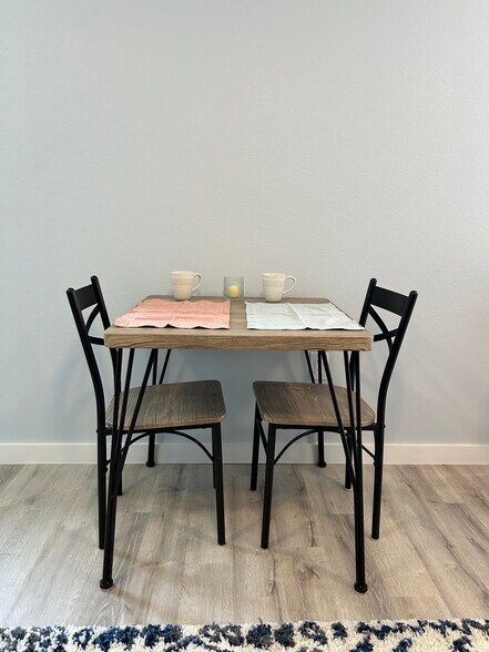 Building Photo - 3219 Roscoe Ave