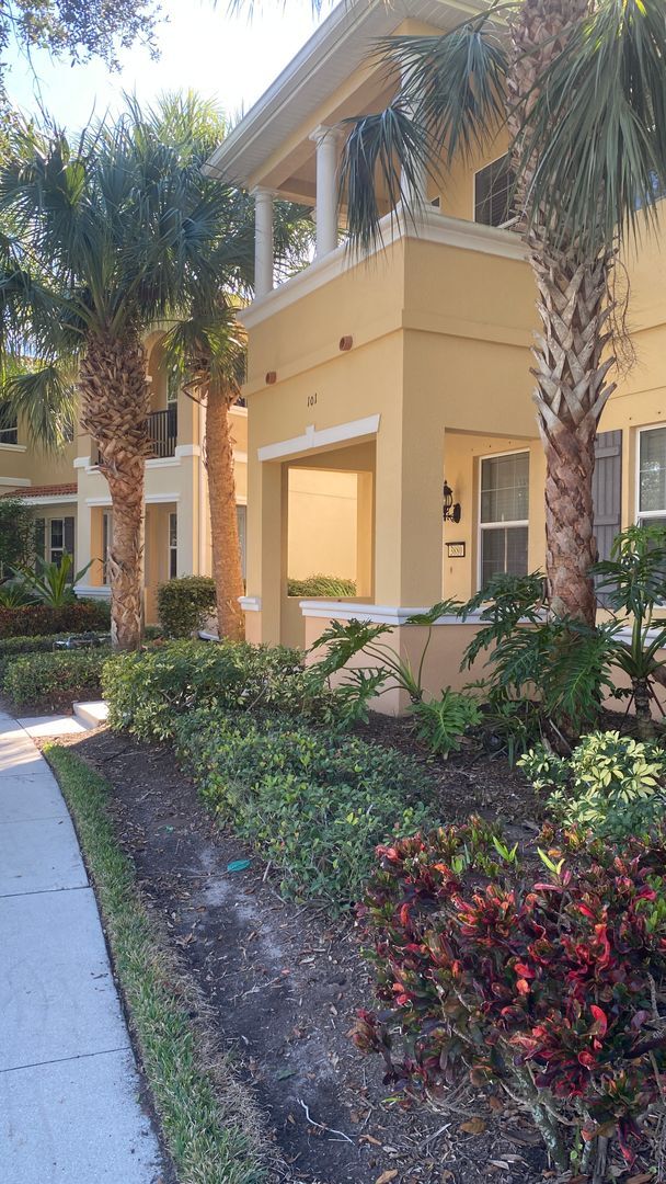 Building Photo - Prime Sarasota Seasonal Rental — Lakeside Mediterranean Gem