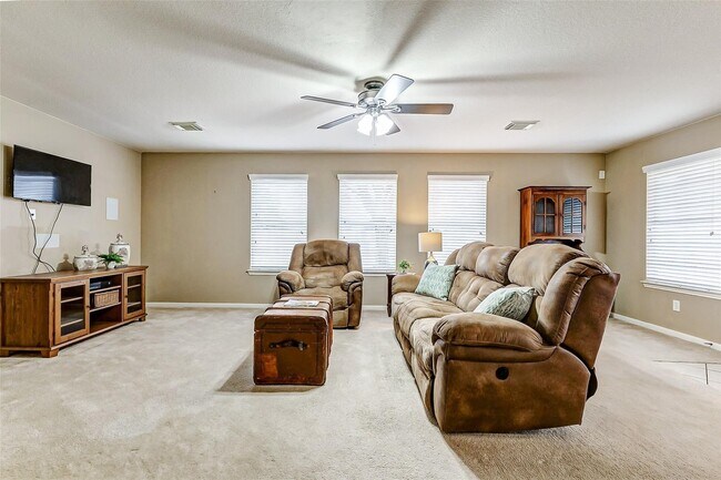 Building Photo - 6303 Applewood Forest Dr