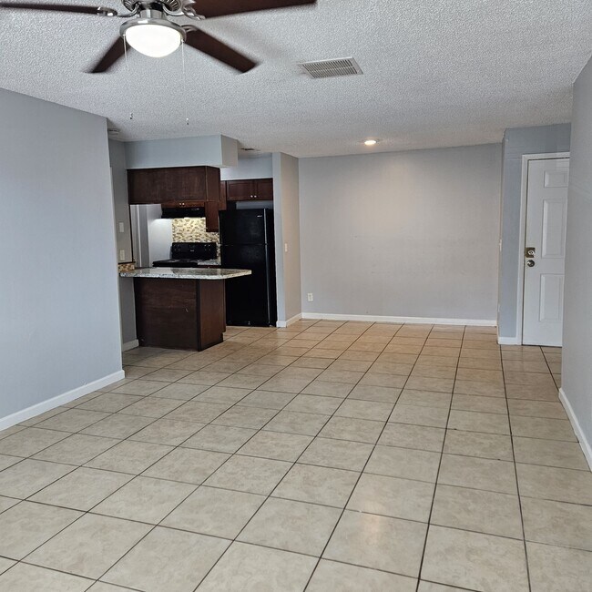 Building Photo - 205 Berry Tree Pl