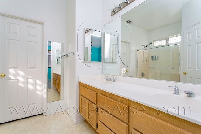 Building Photo - Single Story 3 Bedroom, 2 Bath Gem Home In Corona!