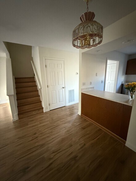 Stairs-1 - 76 Oak Ridge Dr