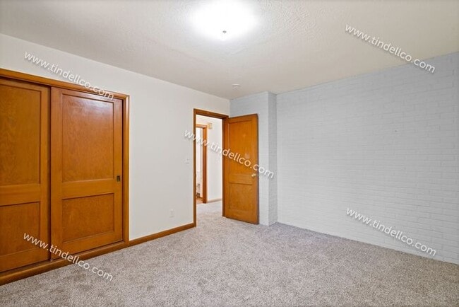 Building Photo - Charming 2-Bedroom Home in Desirable Woodstock Area – Pet Friendly!