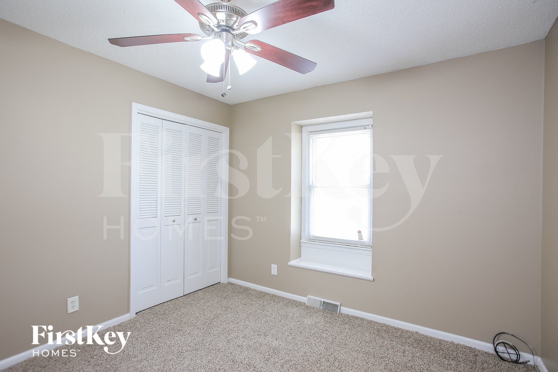 Building Photo - 3720 NE Antioch Rd