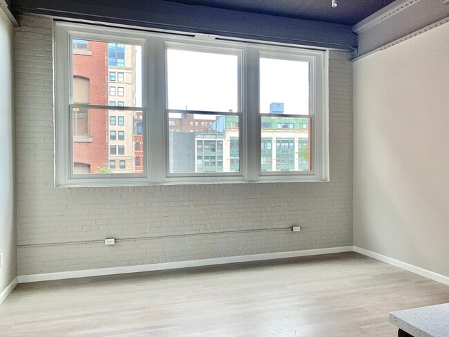 Building Photo - 6 Chatham St