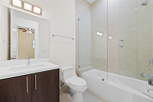 Building Photo - 1430 SW 4th Ave