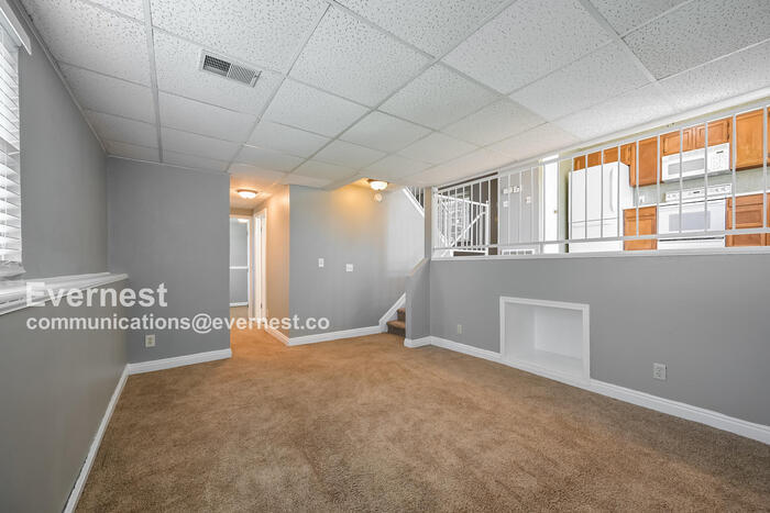 Building Photo - 3904 S Espana St