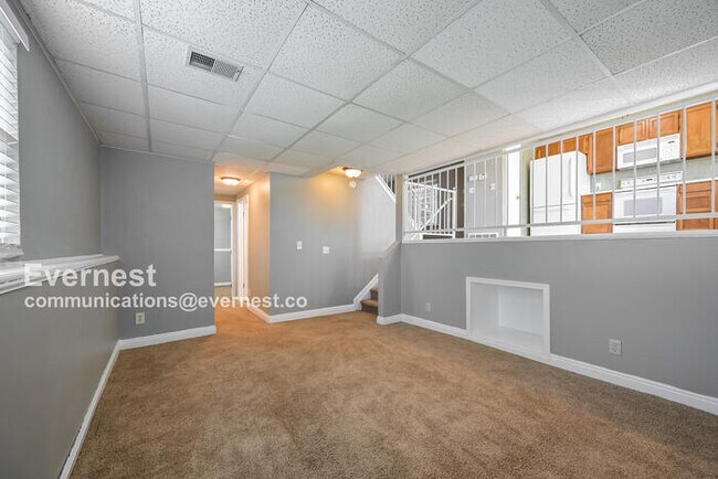 Building Photo - pacious 3 Bed, 2 Bath Home with Fenced Yard and Two-Car Garage