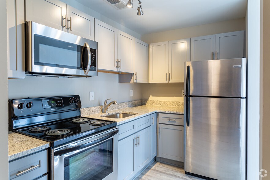 Hampton West 554 Rutledge Ave Charleston SC 29403 Apartment Finder