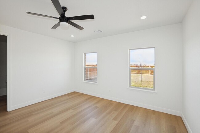 Building Photo - 10424 Tierra Santa Dr