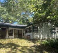 Building Photo - 11 Davie Cir